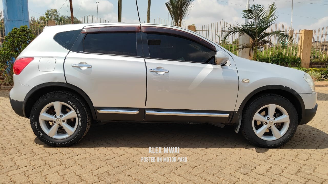 Nissan Dualis 2012 Gold