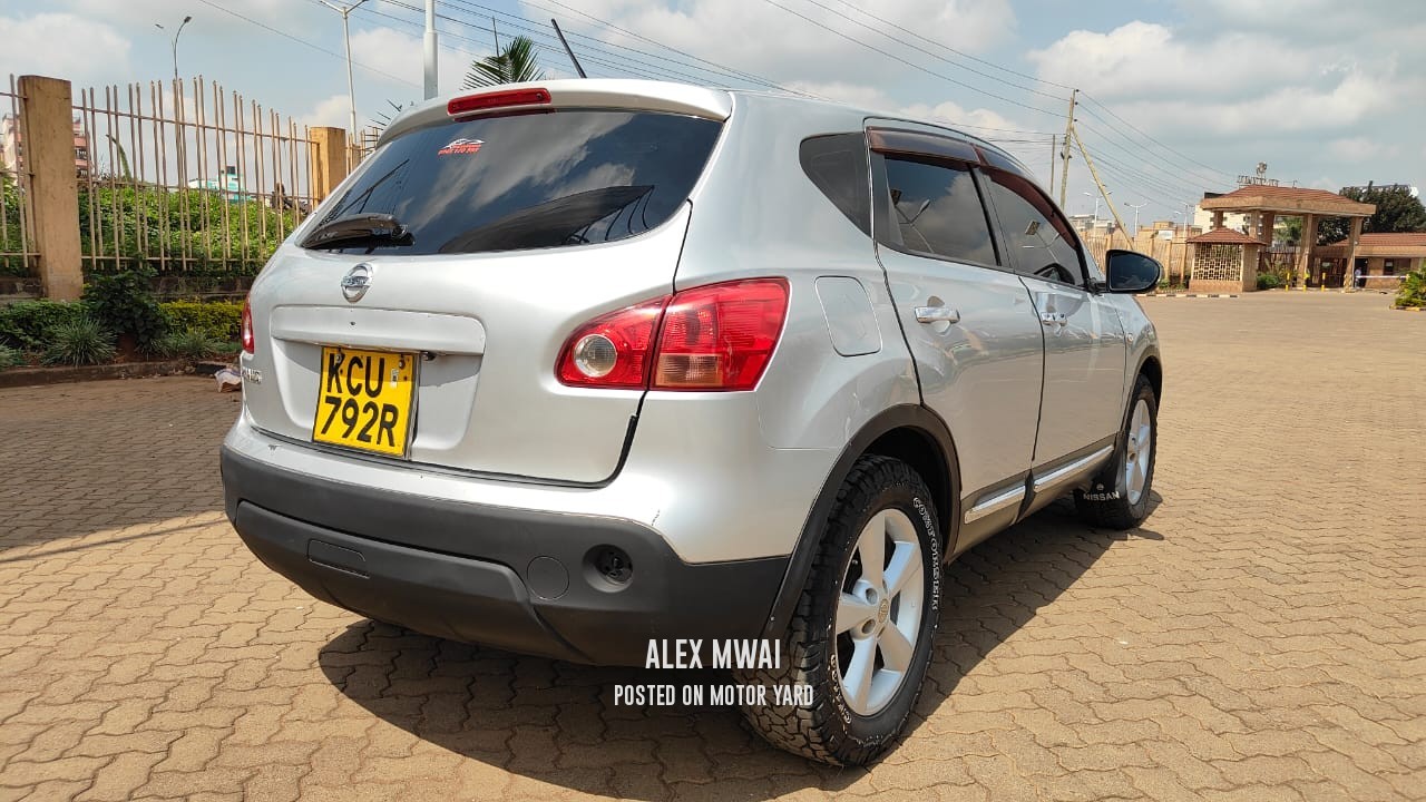 Nissan Dualis 2012 Gold