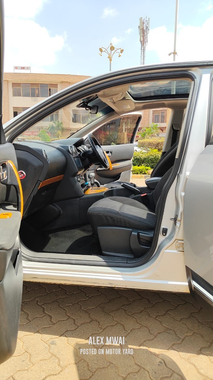 Nissan Dualis 2012 Gold