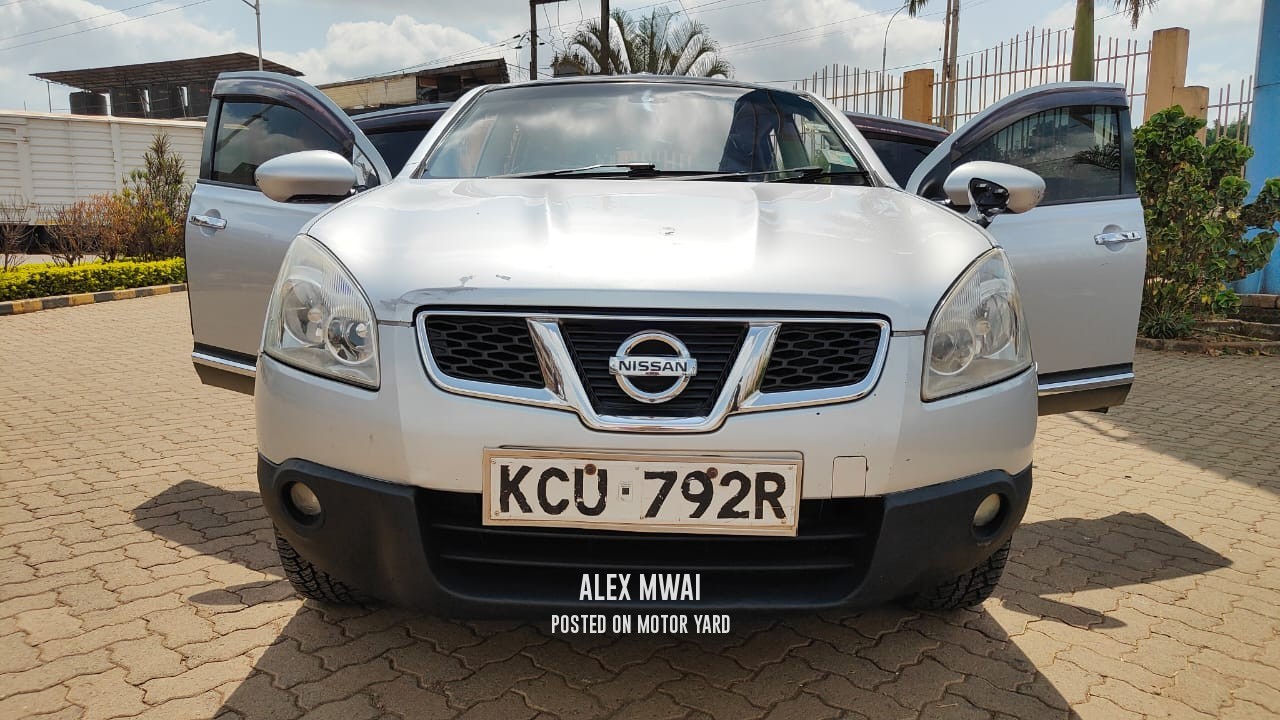 Nissan Dualis 2012 Gold