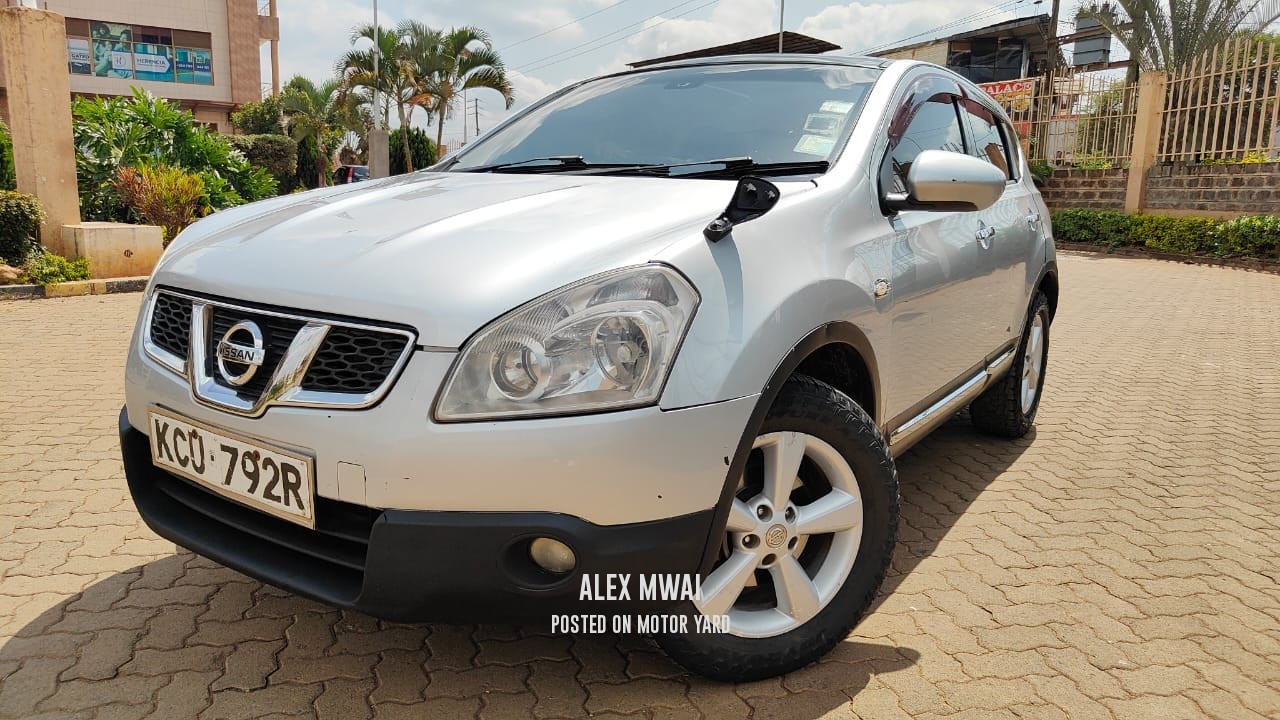 Nissan Dualis 2012 Gold