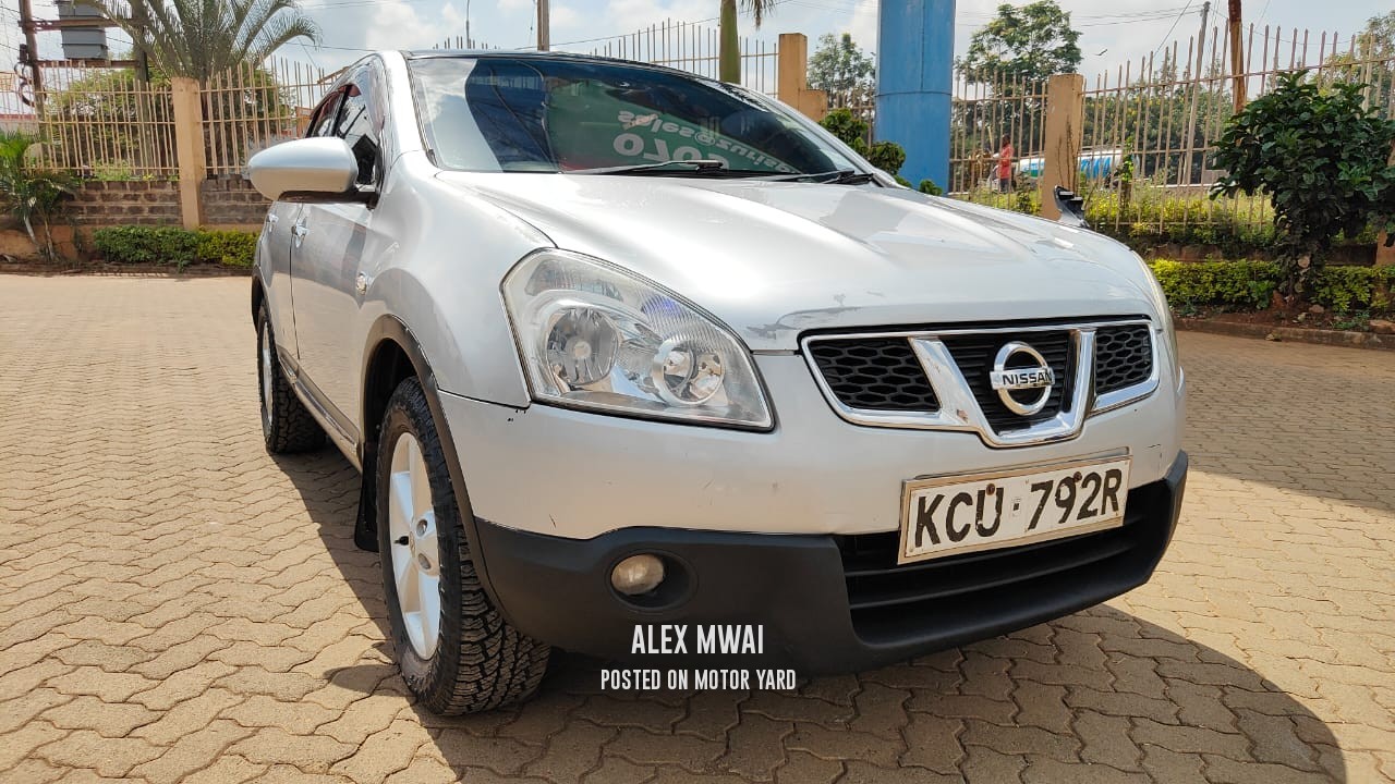 Nissan Dualis 2012 Gold