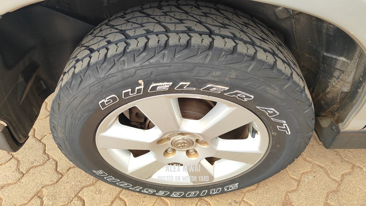 Toyota Harrier 2012 Silver