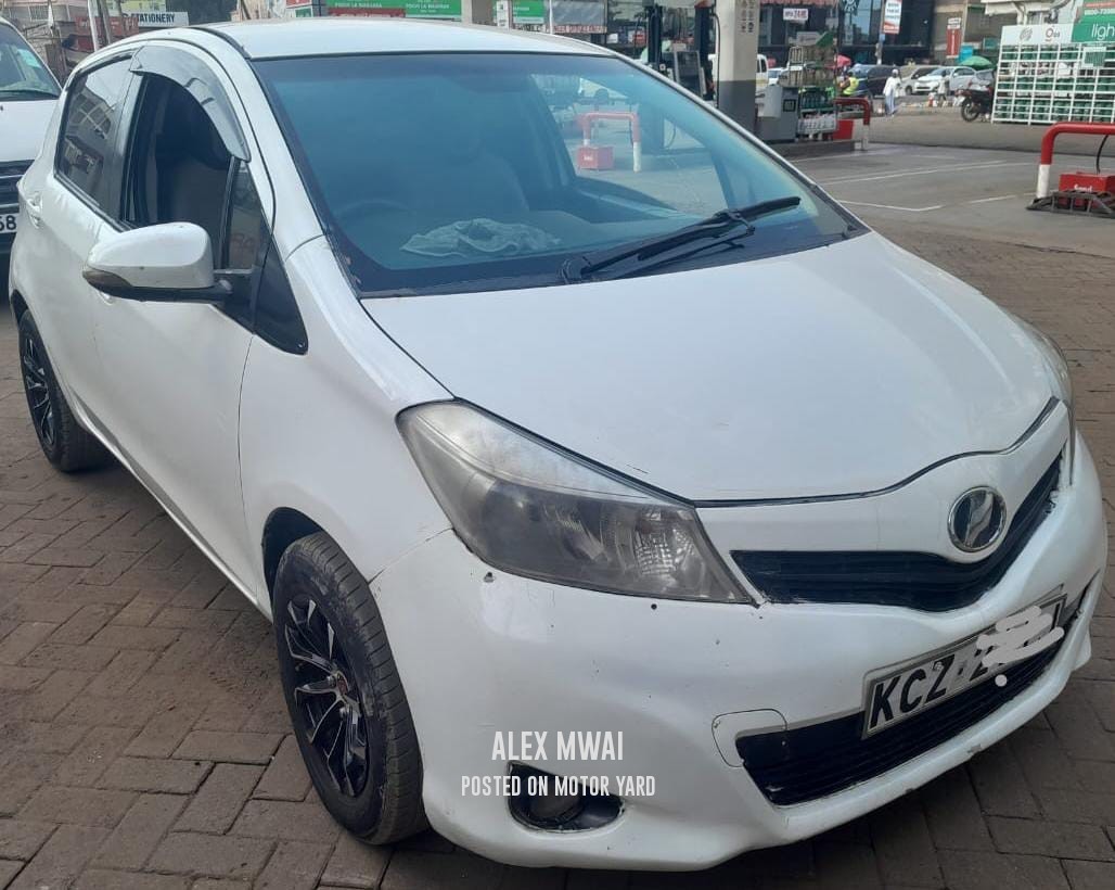 Toyota Vitz 2013 White