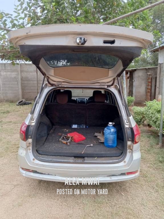 Nissan Wingroad 2011 Silver