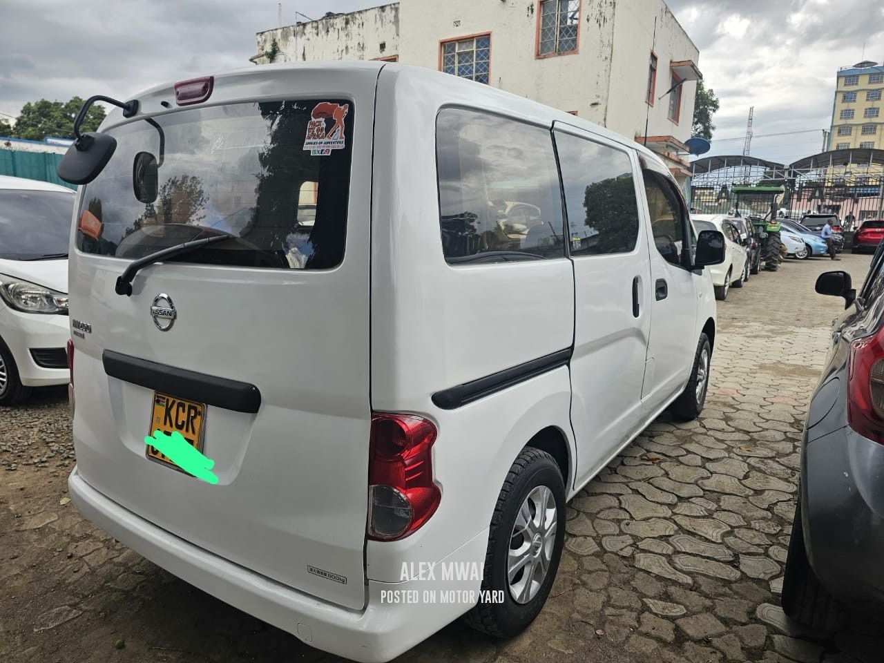 Nissan NV200 2011 White