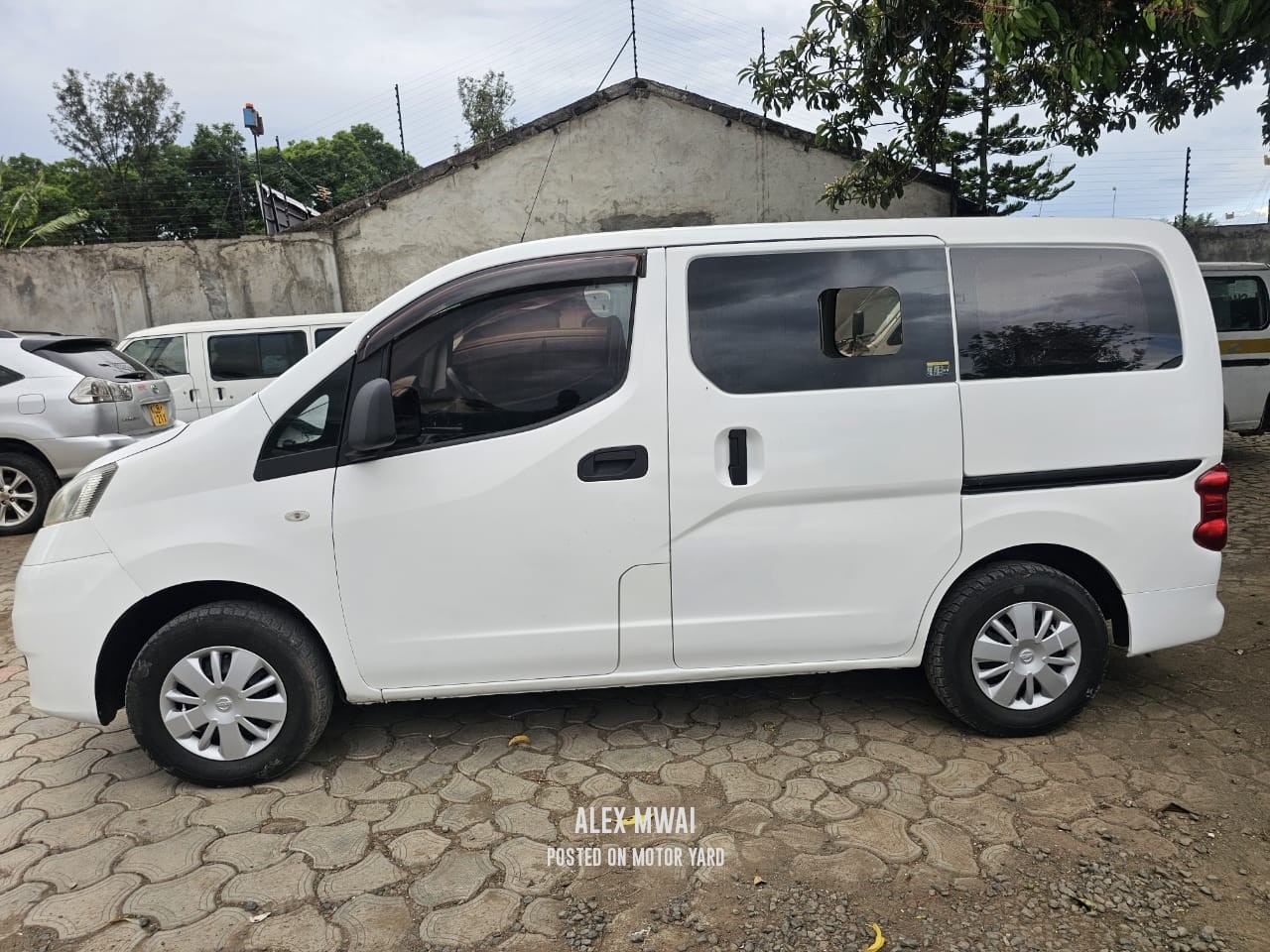 Nissan NV200 2011 White