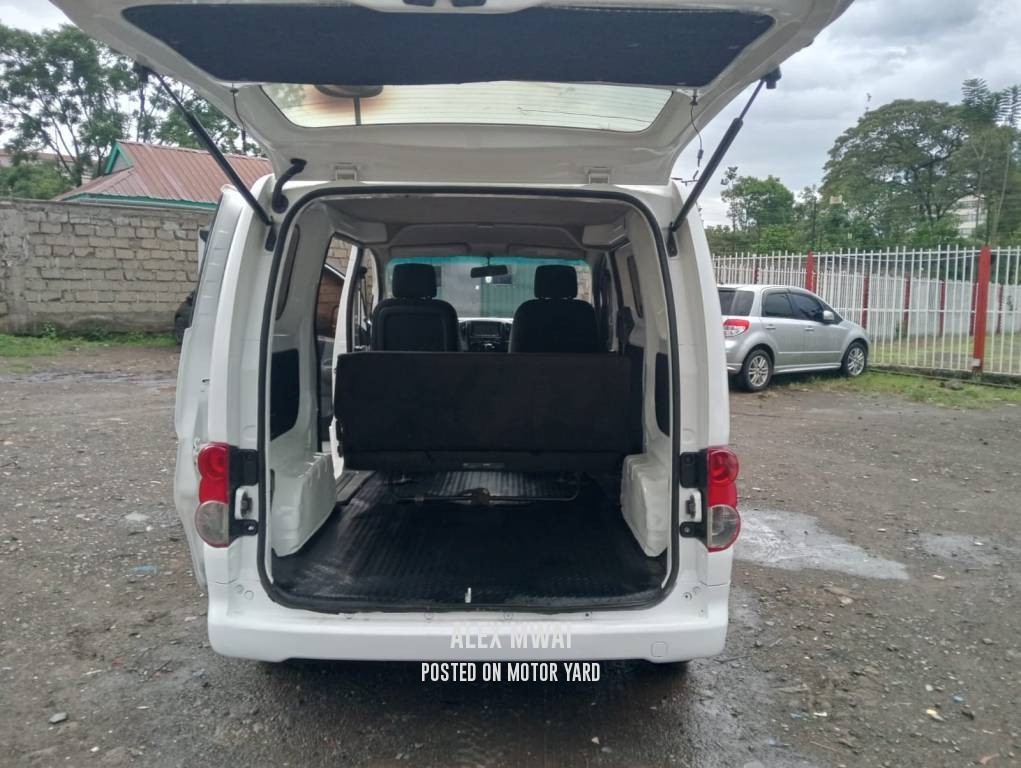 Nissan NV200 2011 White