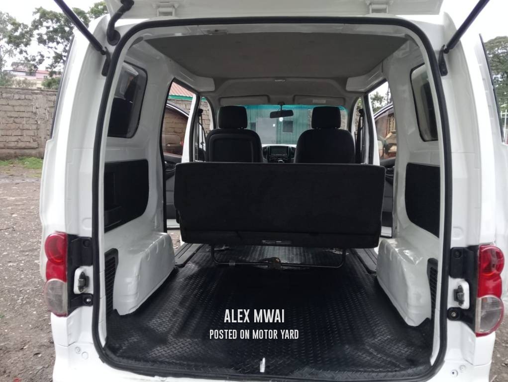 Nissan NV200 2011 White