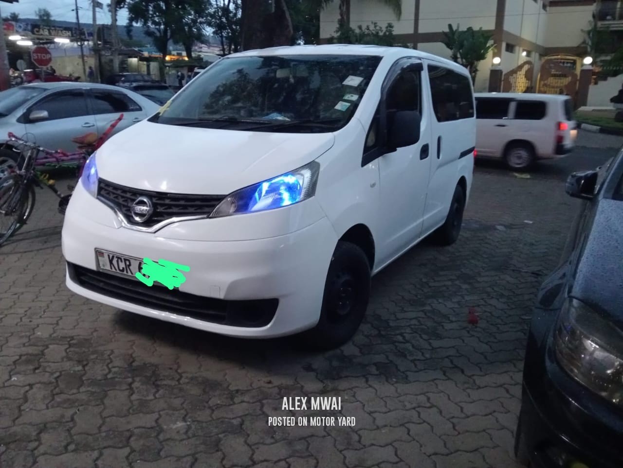Nissan NV200 2011 White