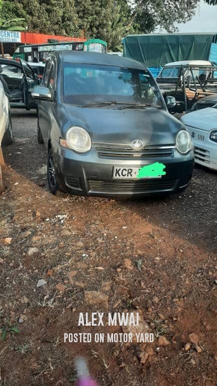 Toyota Sienta 2015 Grey