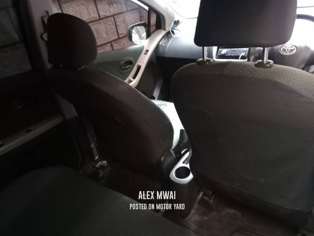 Toyota Vitz 2015 Blue