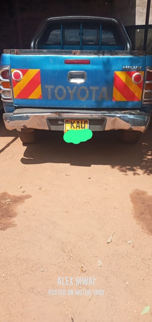 Toyota Hilux Vigo D/Cab 2001 Blue