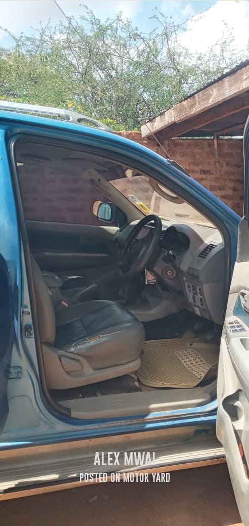 Toyota Hilux Vigo D/Cab 2001 Blue