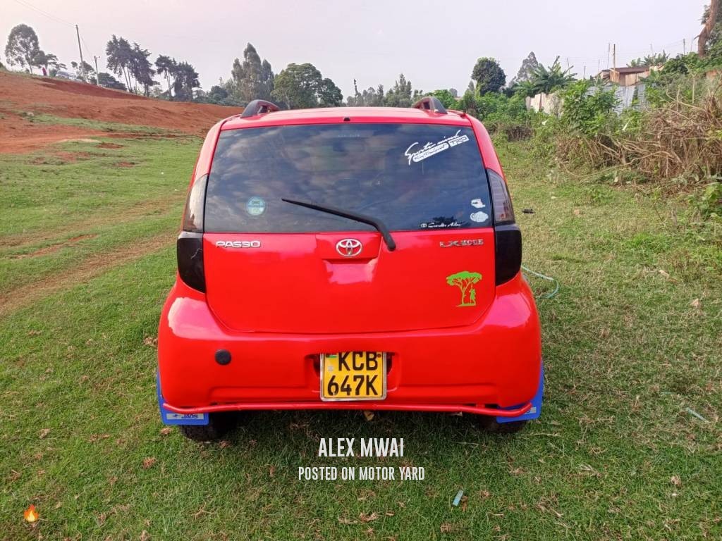 Toyota Passo 2014 Red