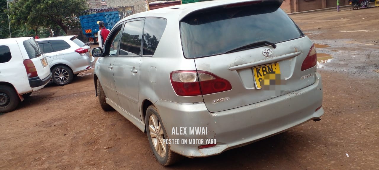 Toyota Ipsum 2015 Silver