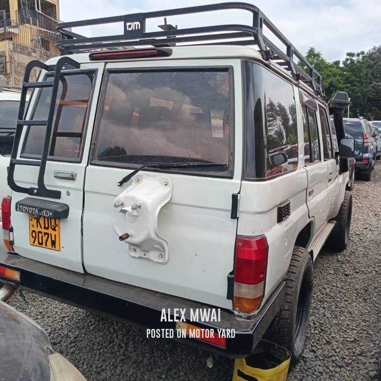 Toyota Land Cruiser 2019 White