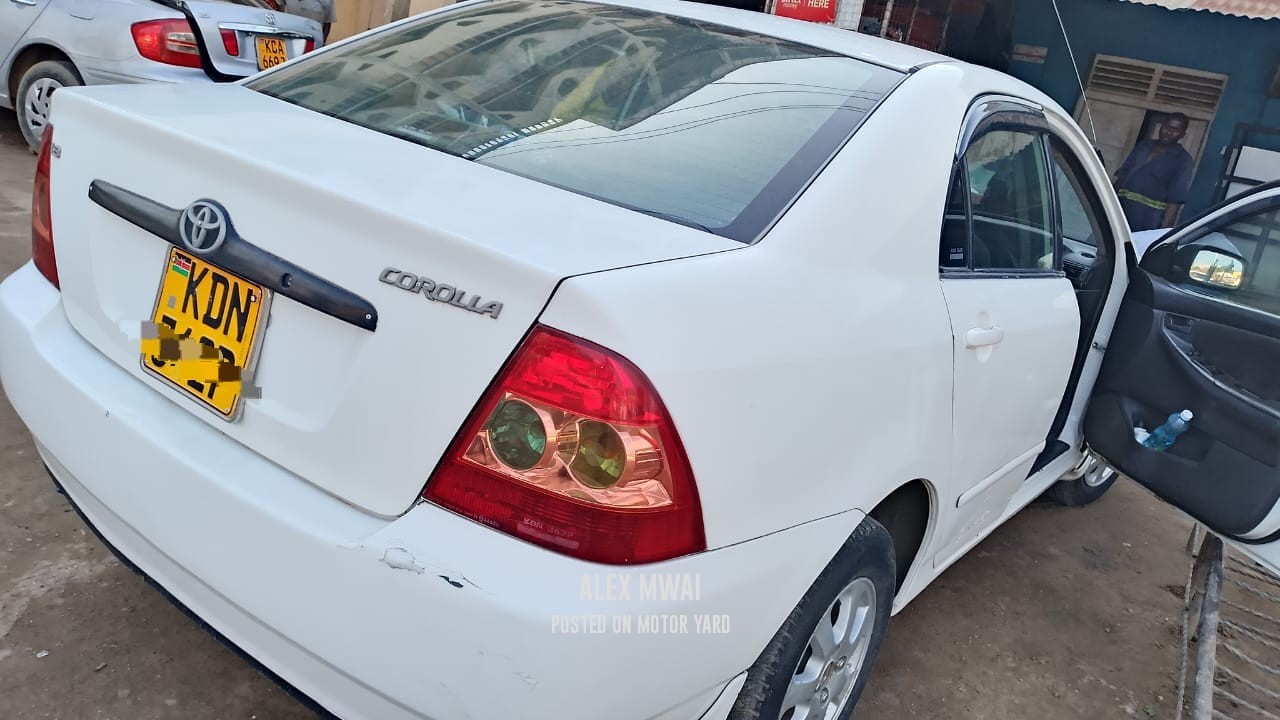 Toyota NZE 2018 White
