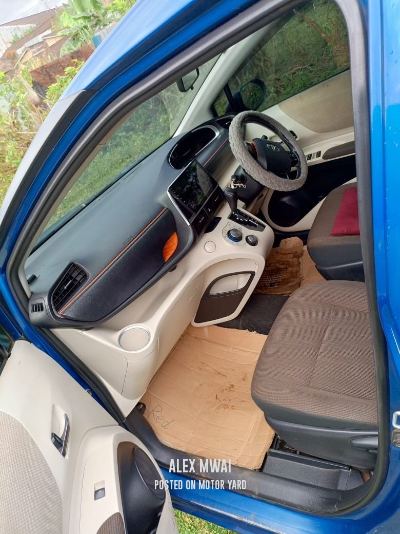 Toyota Sienta 2022 Blue