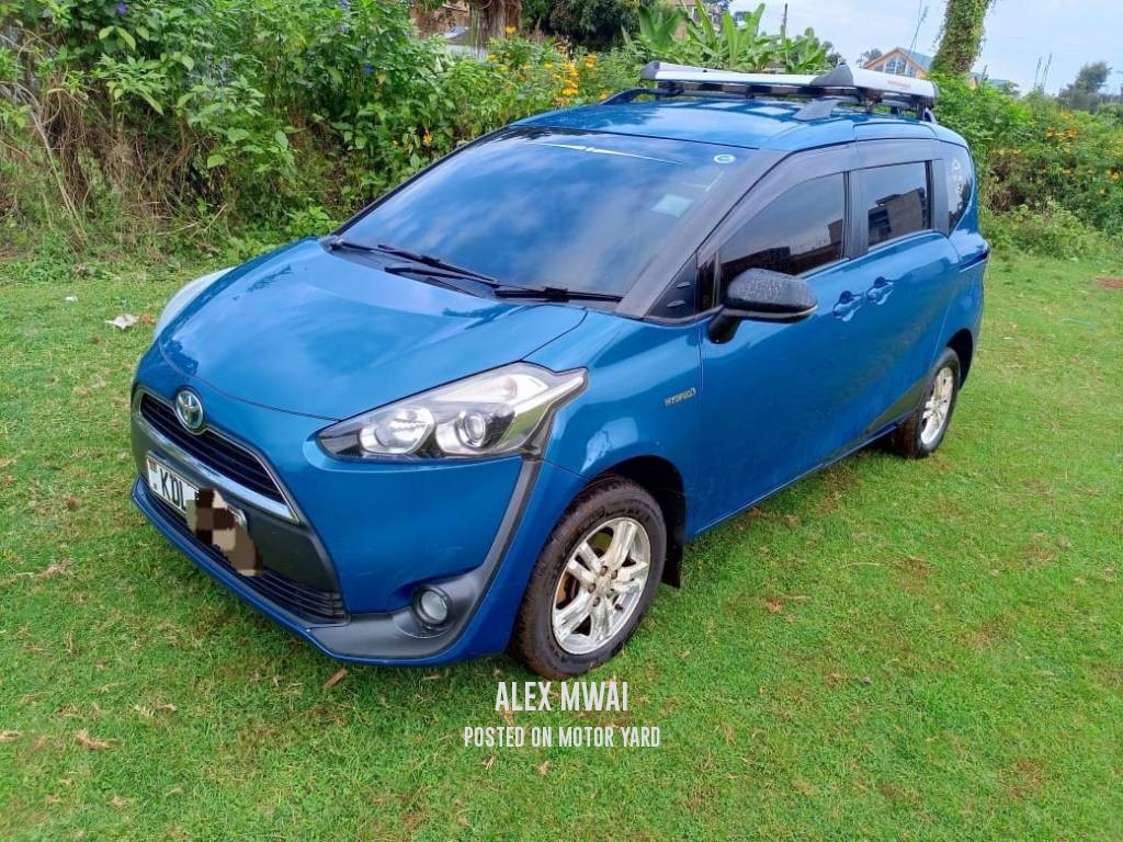 Toyota Sienta 2022 Blue