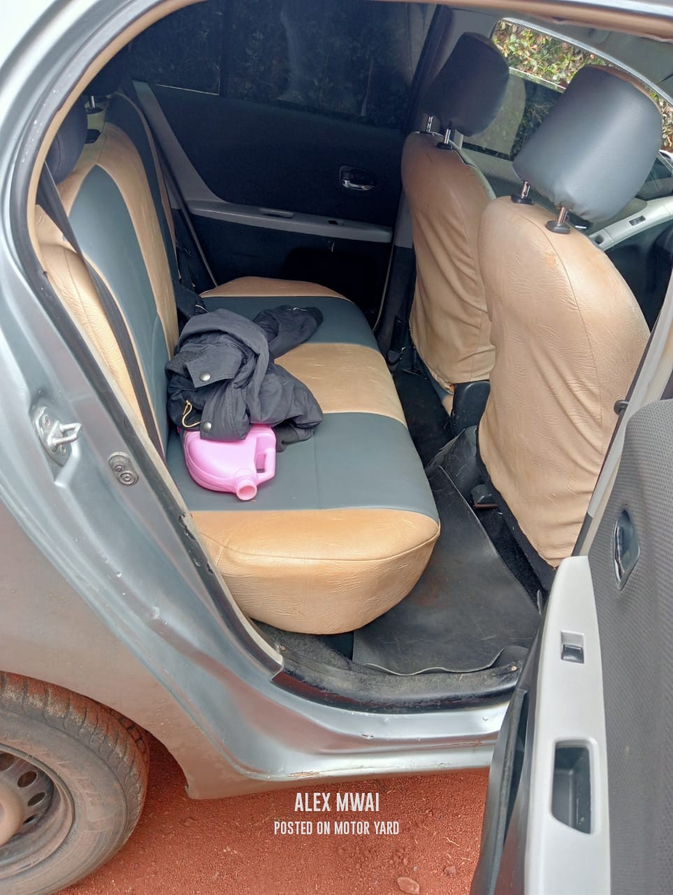 Toyota Vitz 2013 Silver