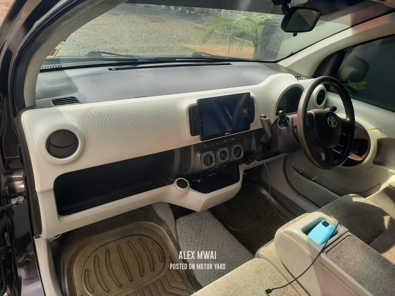 Toyota Passo 2011 Maroon