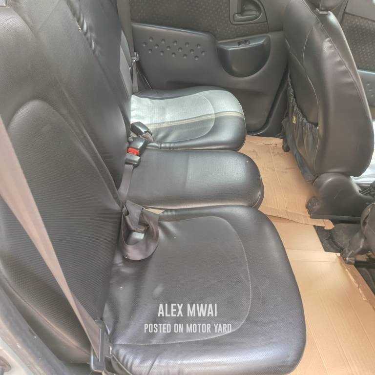 Toyota FunCargo 2006 White