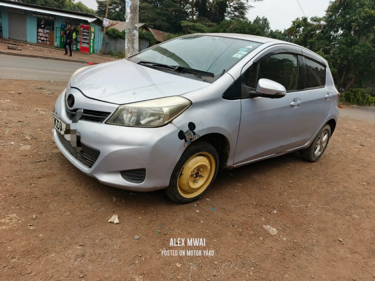 Toyota Vitz 2013 Grey