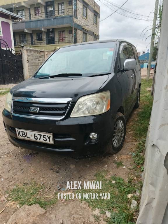 Toyota Noah 2006 Black