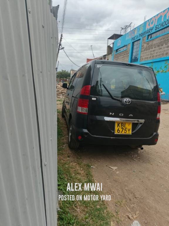Toyota Noah 2006 Black