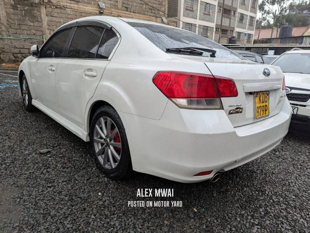 Subaru Legacy 2013 White