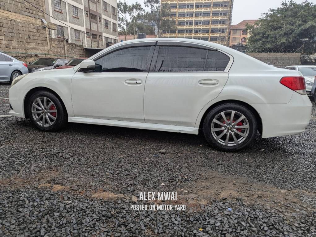 Subaru Legacy 2013 White