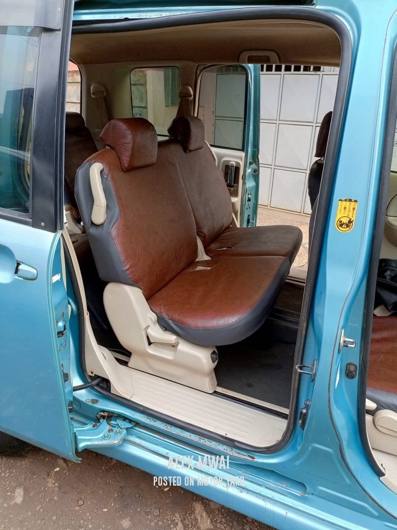 Toyota Sienta 2012 Blue