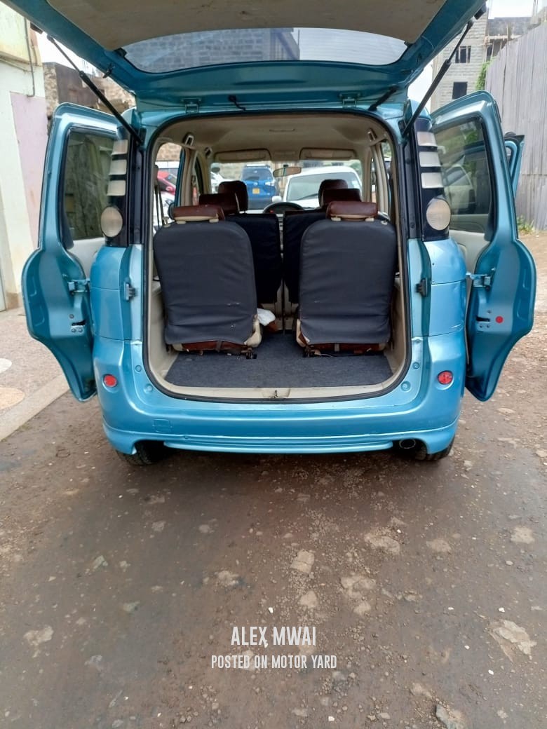 Toyota Sienta 2012 Blue