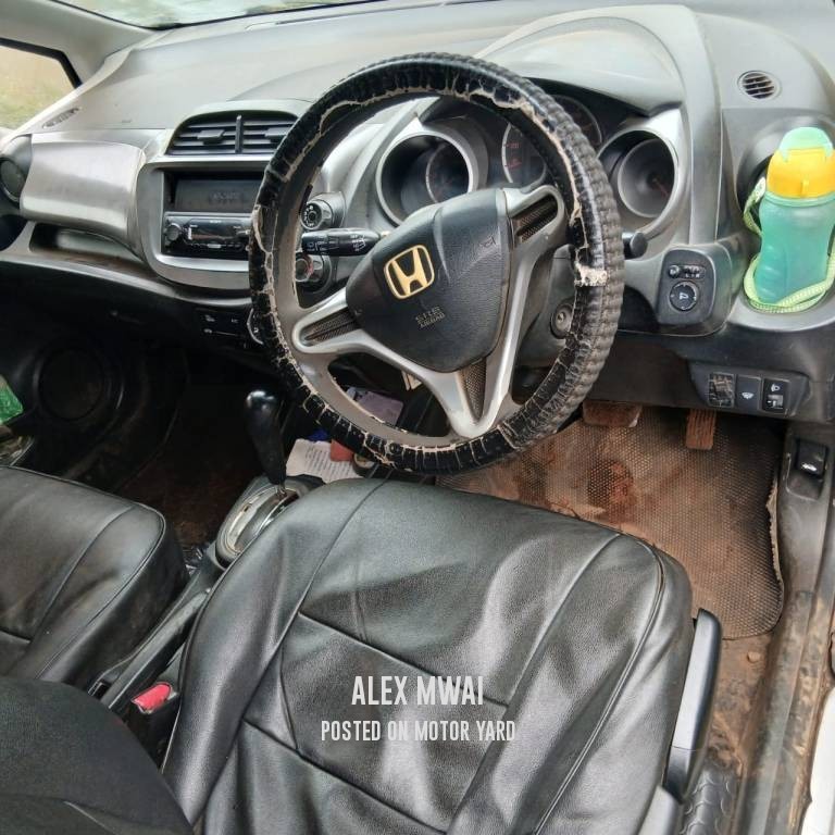 Honda Fit 2012 Silver