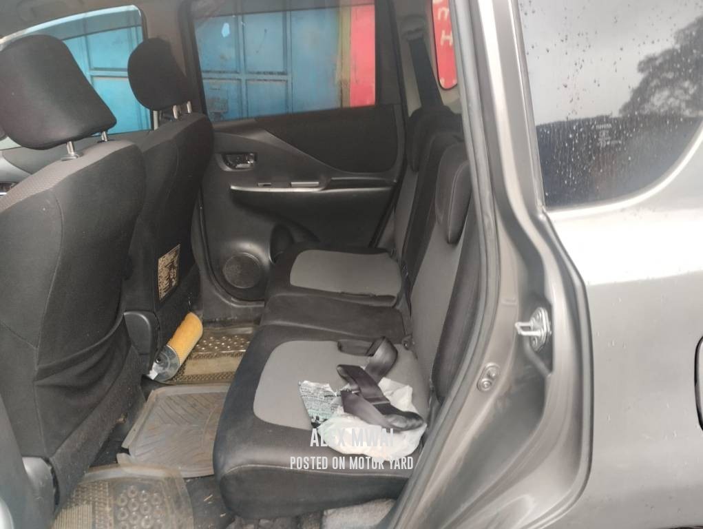 Toyota Ractis 2012 Grey