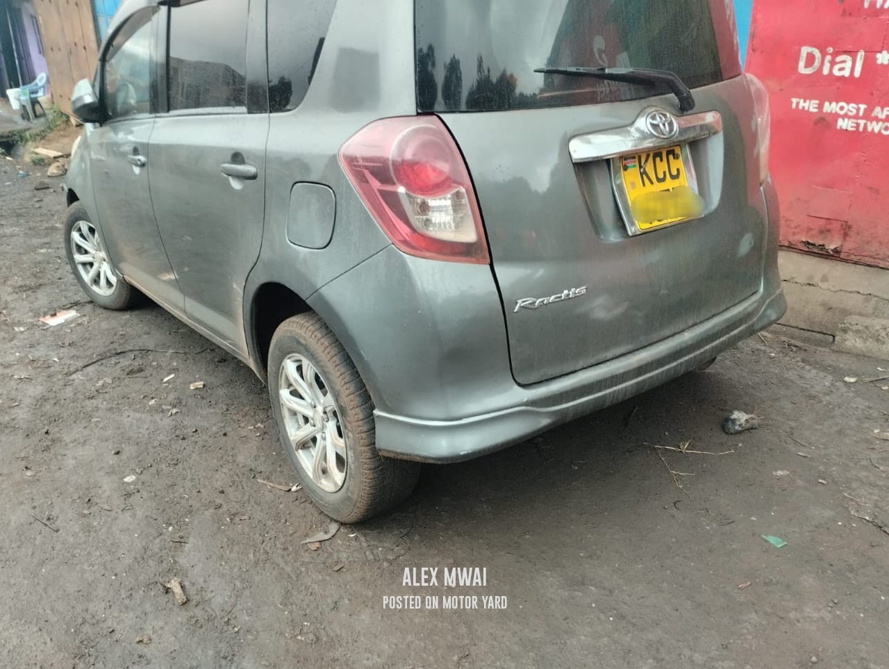 Toyota Ractis 2012 Grey