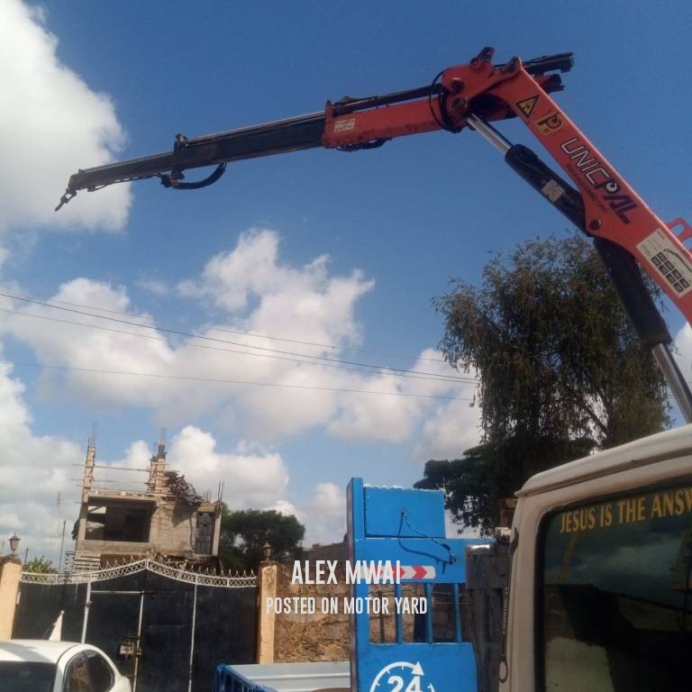 Isuzu NPR 2014 White