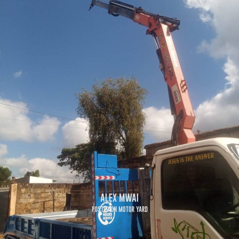 Isuzu NPR 2014 White