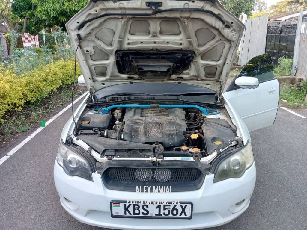 Subaru Legacy 2005 White