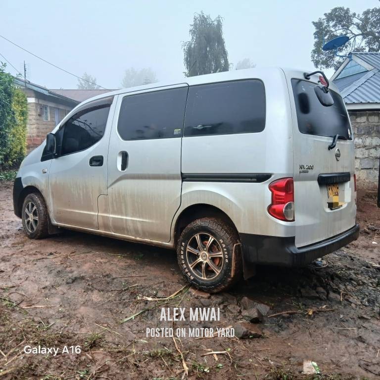 Nissan NV200 2012 Grey