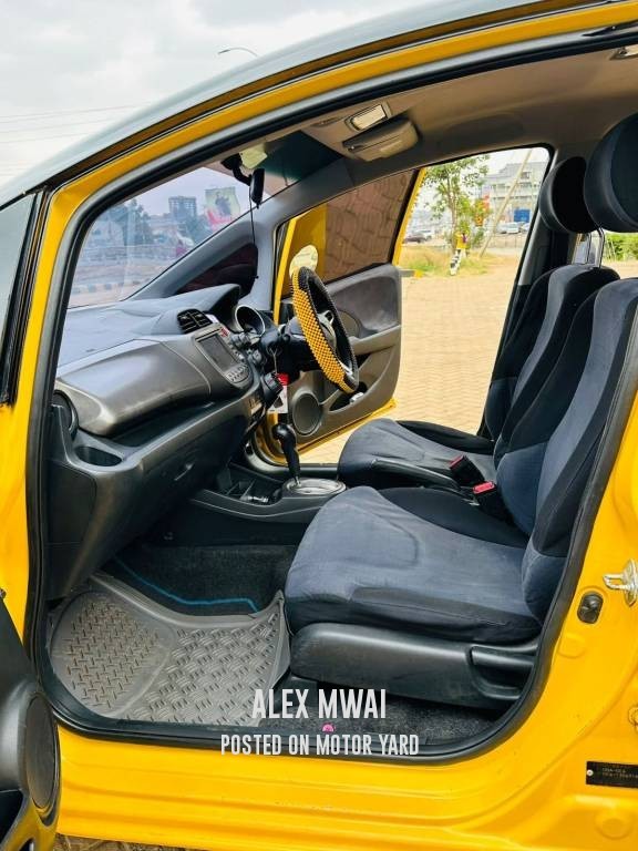 Honda Fit 2014 Yellow