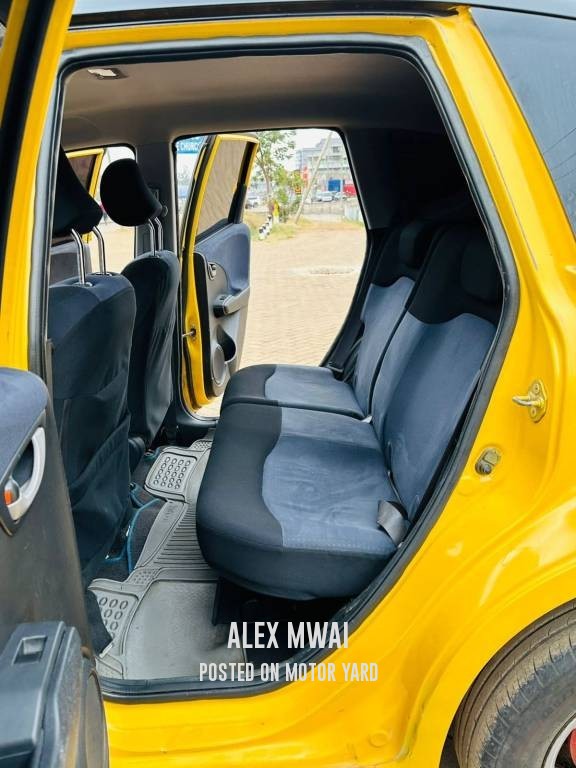 Honda Fit 2014 Yellow