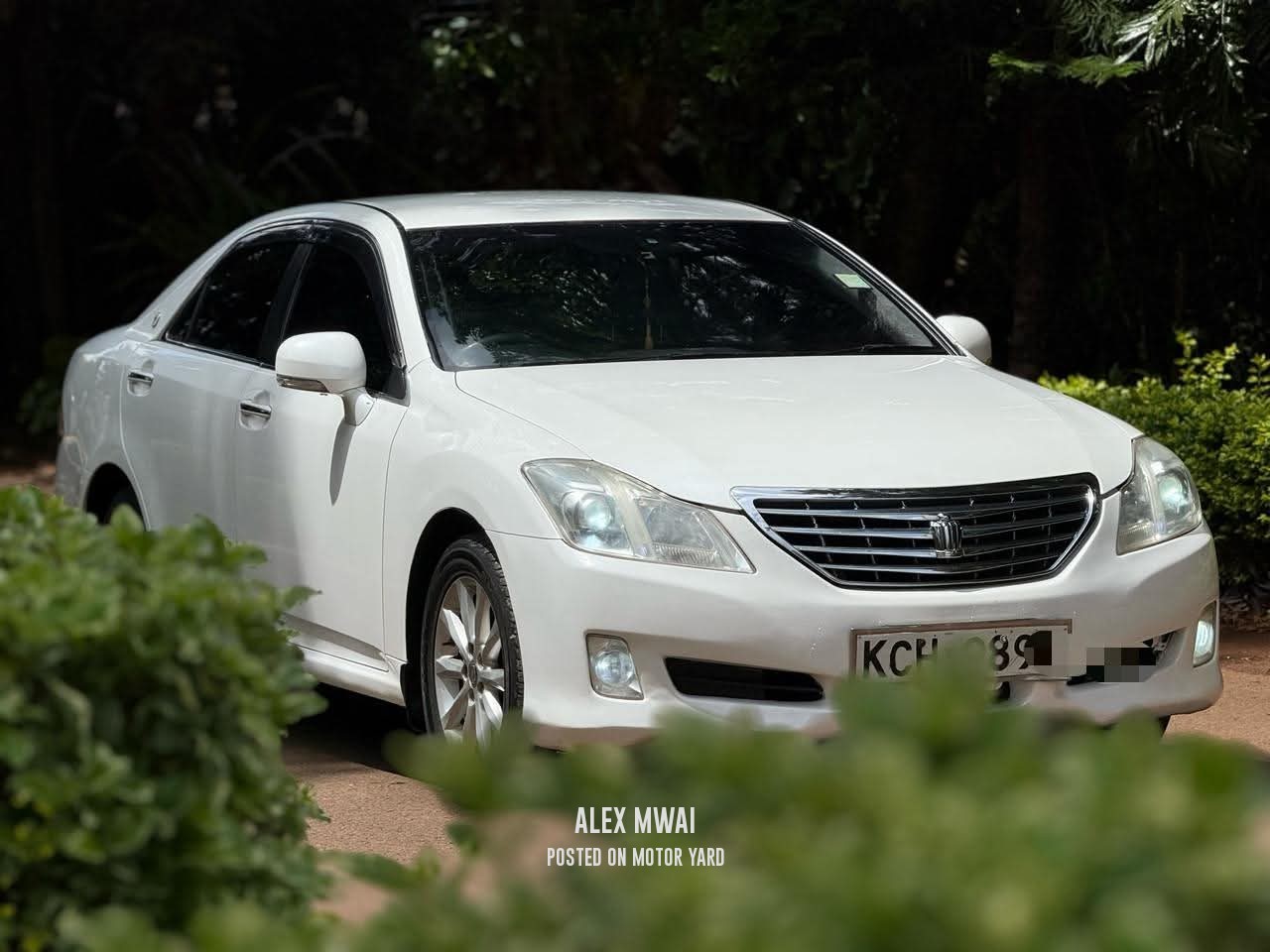 Toyota Crown 2009 White