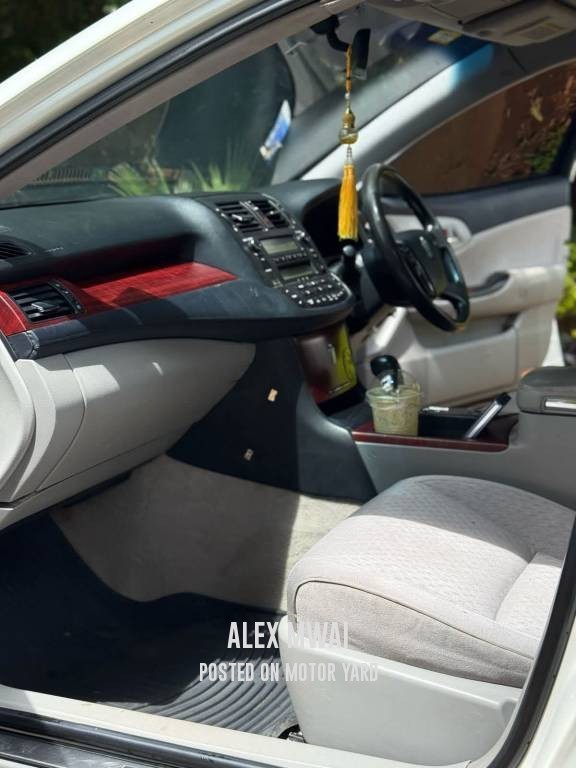 Toyota Crown 2009 White