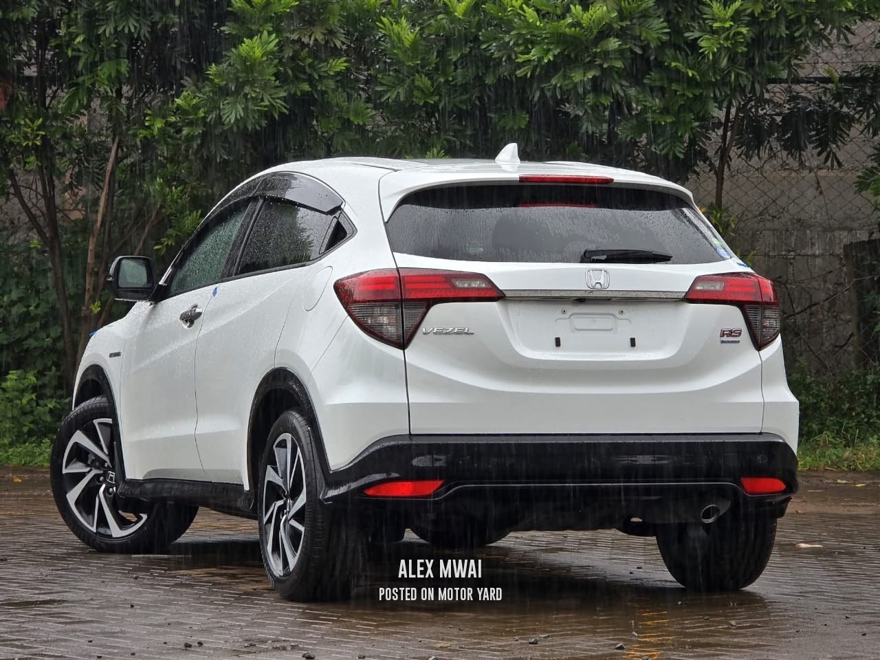 Honda Vezel 2018 White