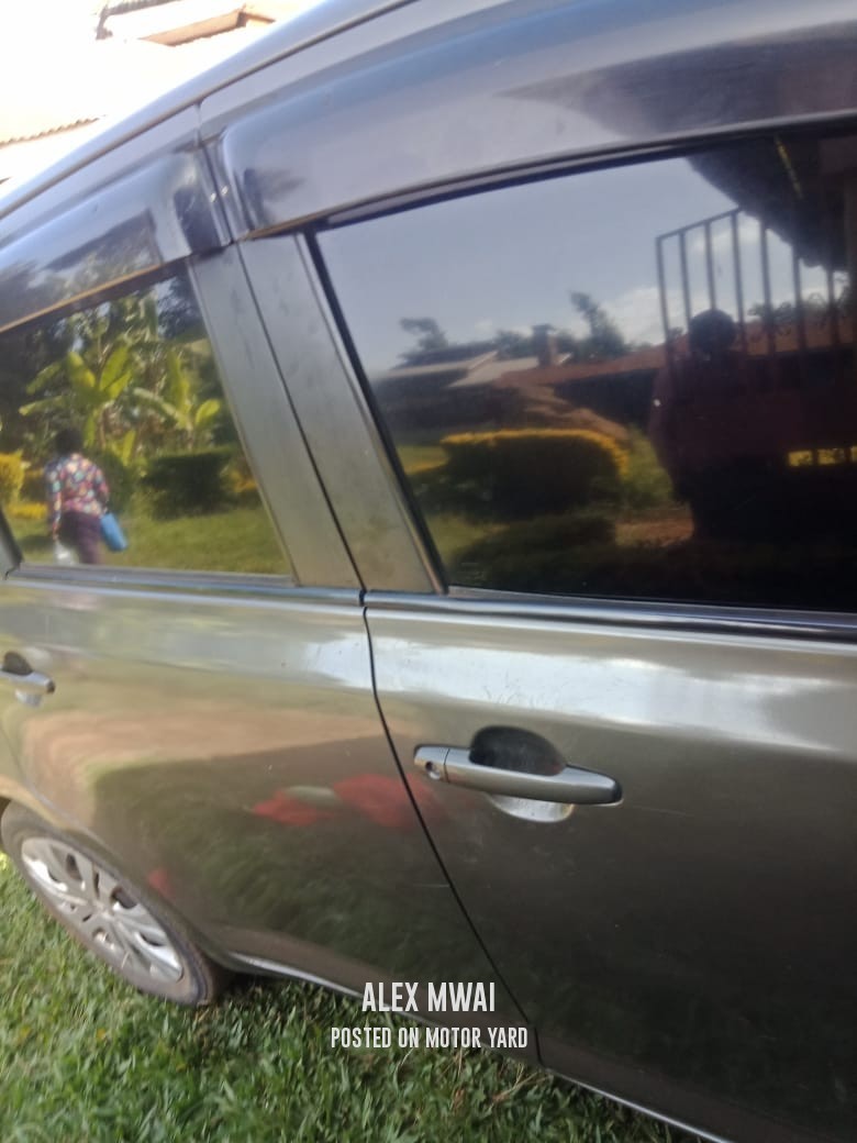 Toyota Ractis 2012 Grey