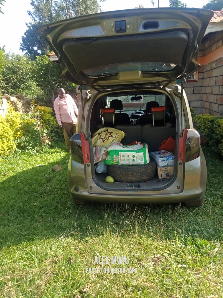 Toyota Ractis 2012 Grey