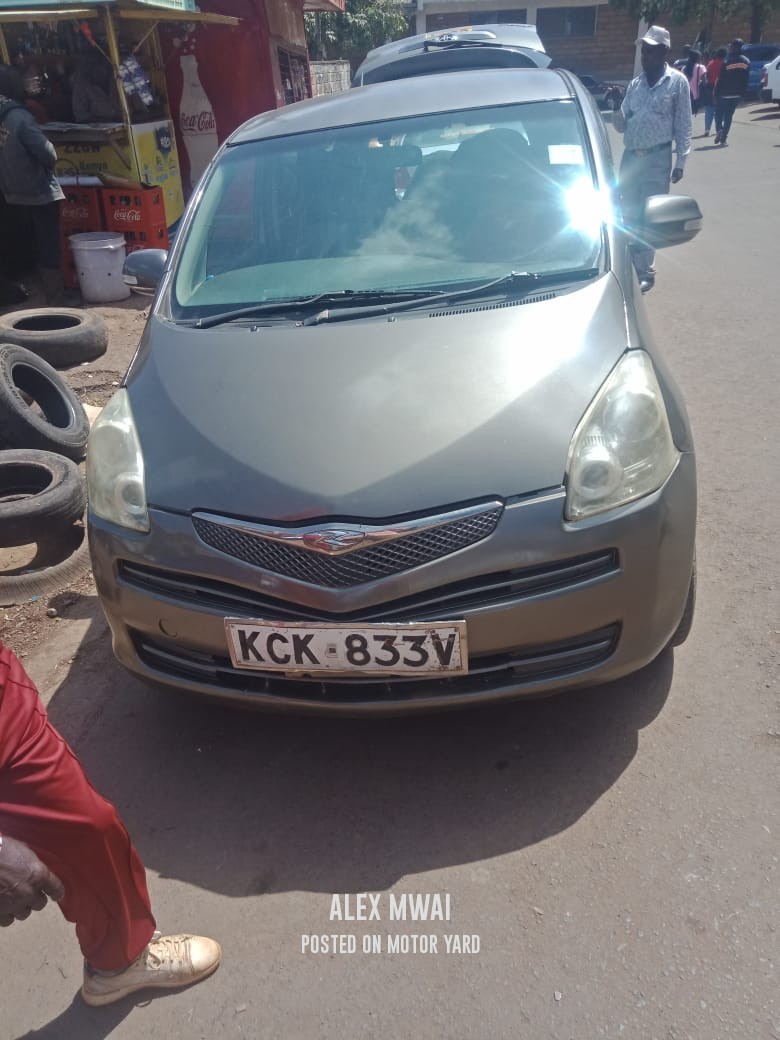 Toyota Ractis 2012 Grey