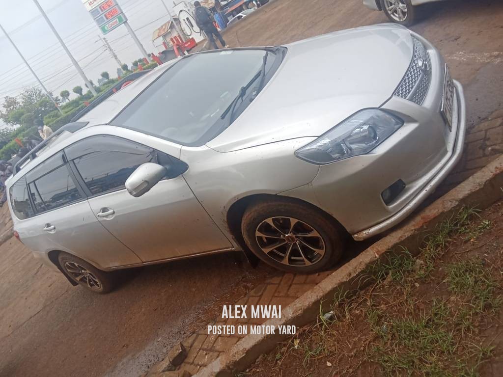 Toyota Fielder 2012 Silver